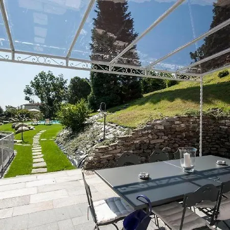 Sleeps 10 Pool Air Con Wifi T802293